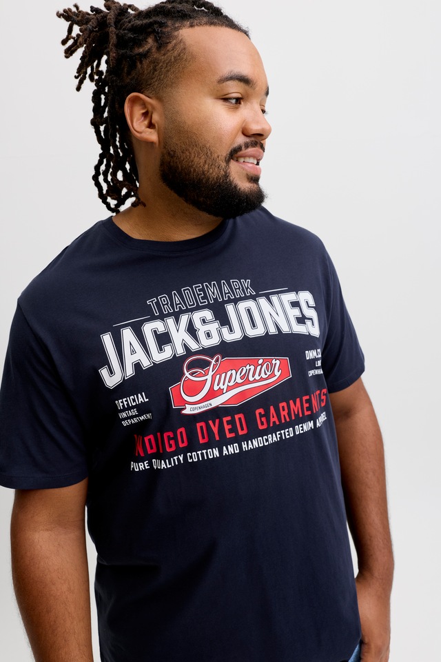 Jack & Jones PlusSize T-Shirt »JJELOGO TEE SS O-NECK 2 COL AW26 SN PLS« aus reiner Baumwolle, mit geradem Abschluss am Rumpf, in Plus Size