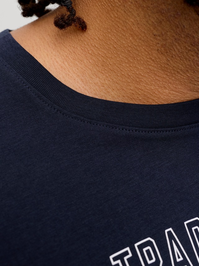 Jack & Jones PlusSize T-Shirt »JJELOGO TEE SS O-NECK 2 COL AW26 SN PLS« aus reiner Baumwolle, mit geradem Abschluss am Rumpf, in Plus Size