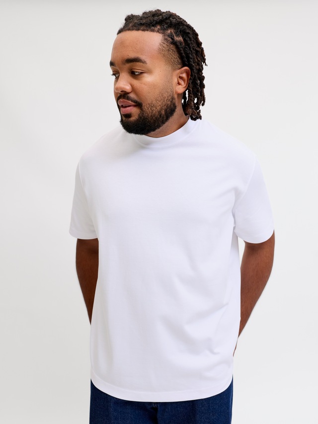 Jack & Jones PlusSize Rundhalsshirt »JJEBARRON TEE SS O-NECK LN PLS« Baumwollmischung, relaxed fit