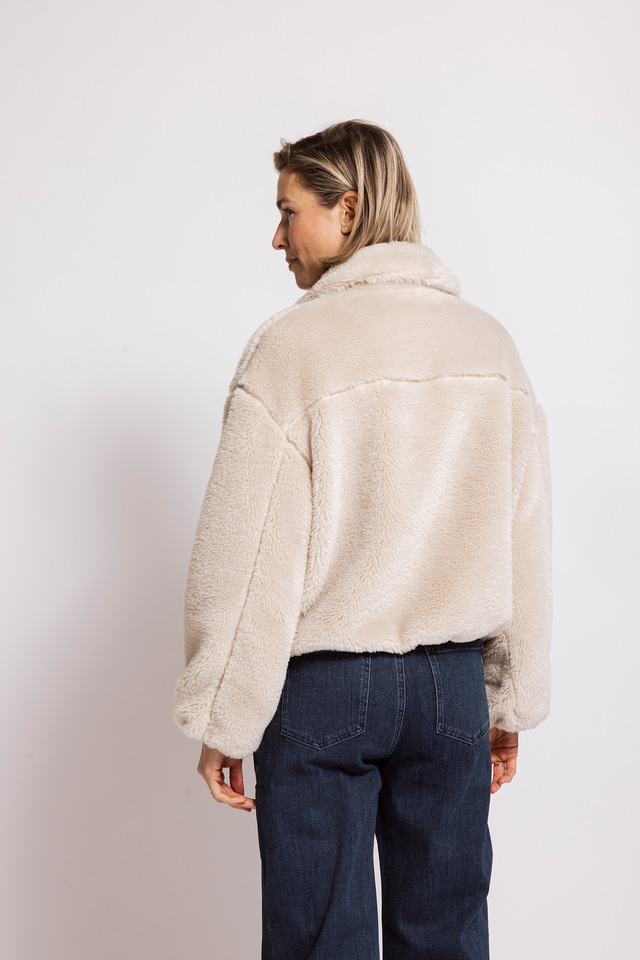 Zhrill Jackenblazer »APRIL« Fellimitatjacke / Kuscheljacke / mit Stehkragen und Reißverschluss