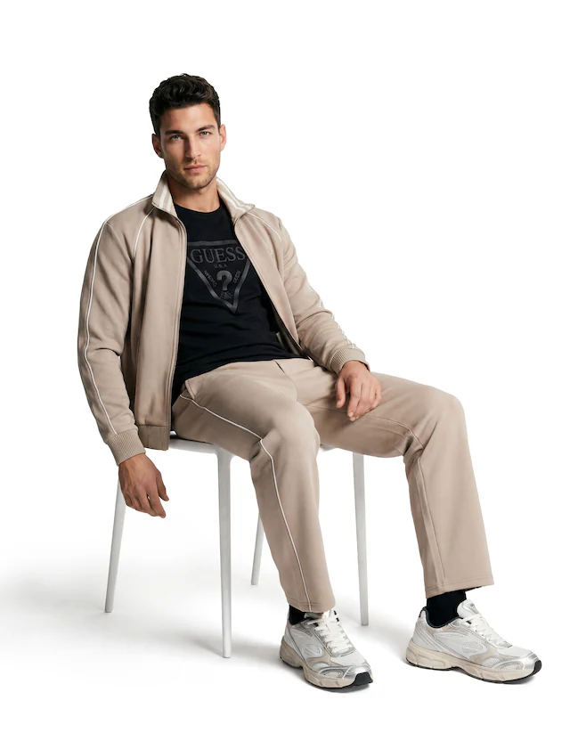 Guess T-Shirt »CN SS CORE TRIANGLE LOGO TEE« Rundhalsausschnitt, Slim Fit, reine Baumwolle