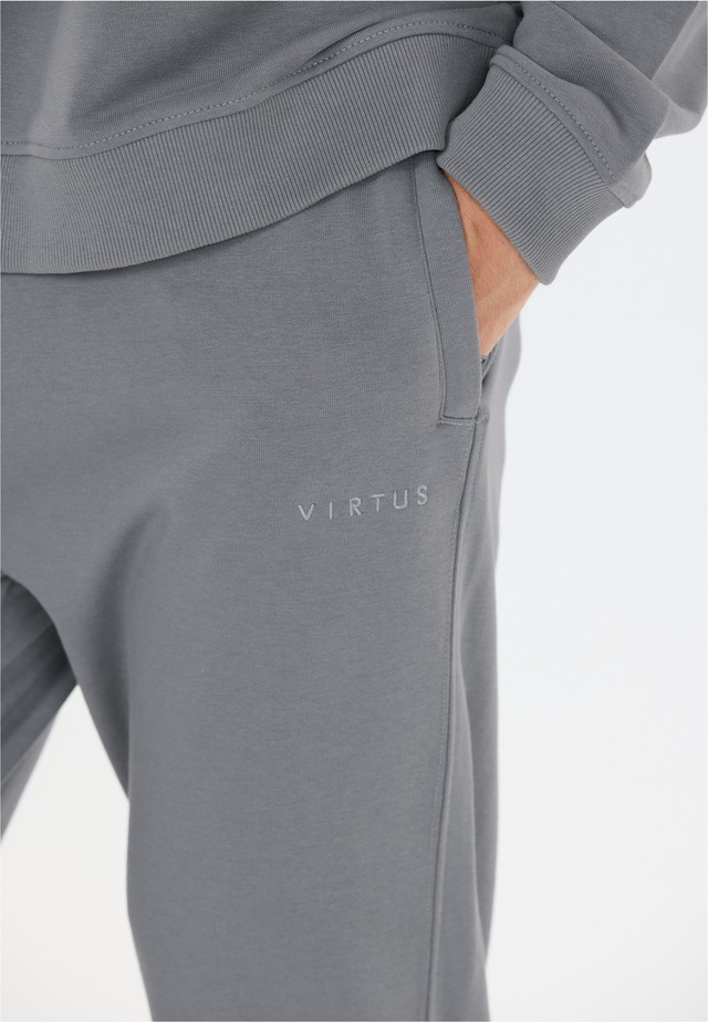 Virtus Sweathose »Minne« im klassischen Design