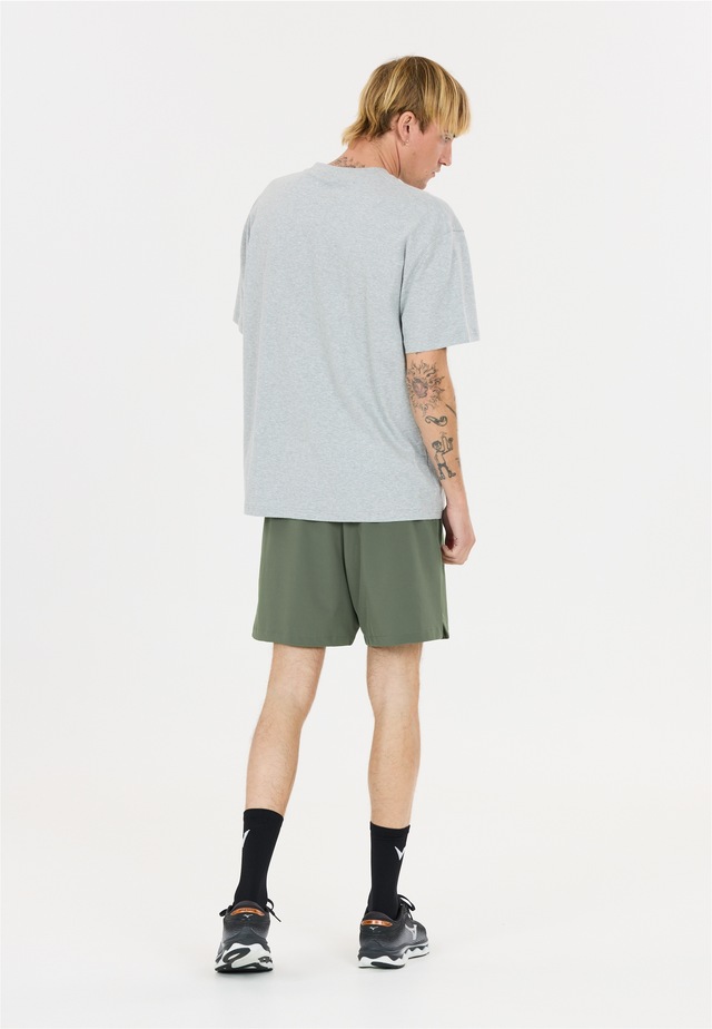 Virtus Shorts »Spier V3« 4-Wege Stretch