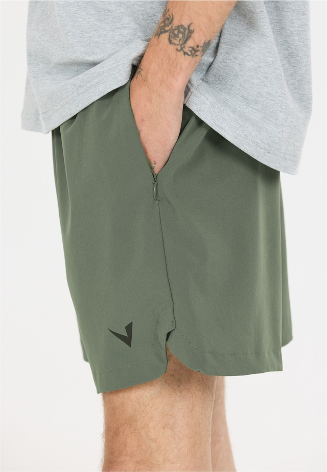 Virtus Shorts »Spier V3« 4-Wege Stretch