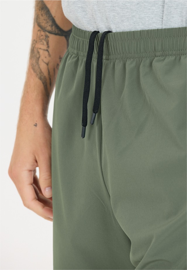 Virtus Shorts »Spier V3« 4-Wege Stretch