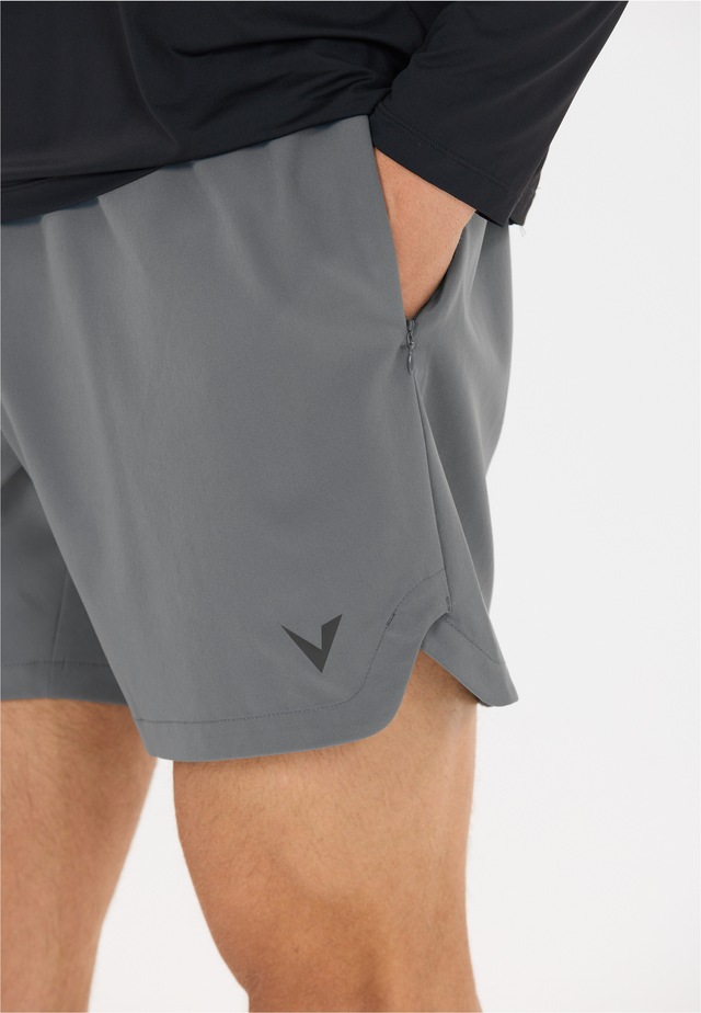 Virtus Shorts »Spier V3« 4-Wege Stretch