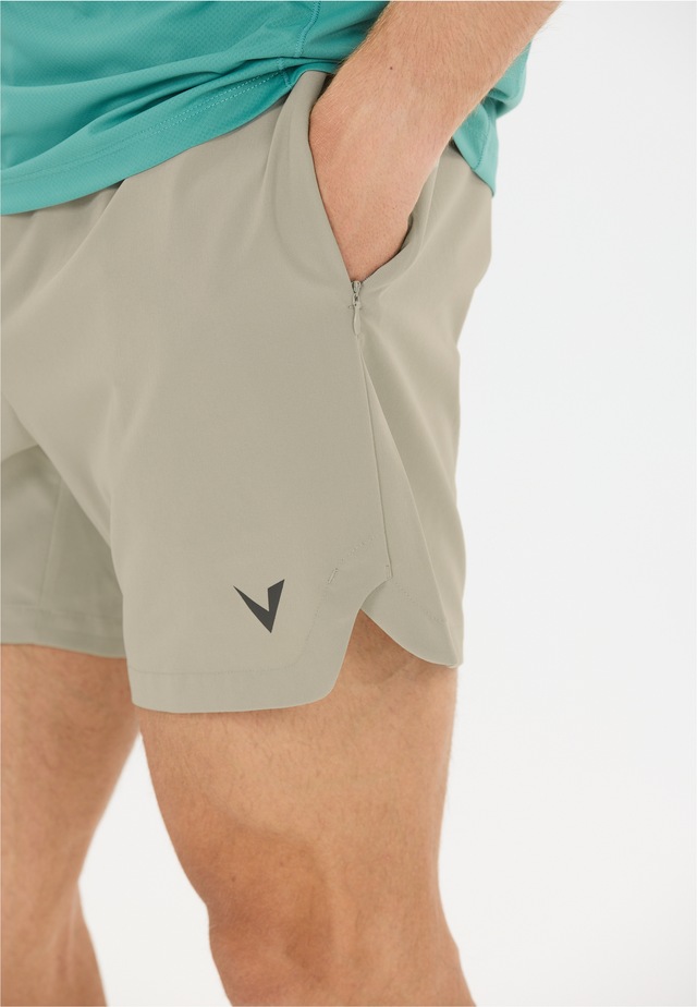 Virtus Shorts »Spier V3« 4-Wege Stretch