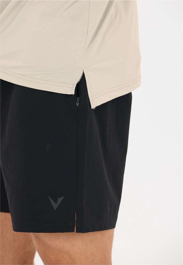 Virtus Funktionsshirt »Maini« mit 4-Wege Stretch für viel Bewegungsfreiheit