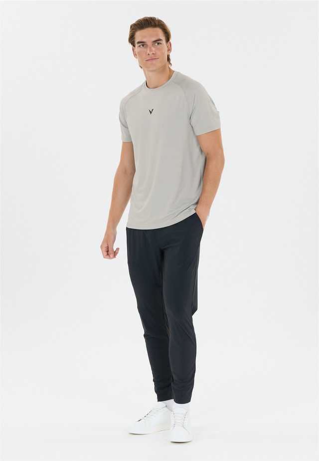 Virtus Funktionsshirt »Neva« 4-Wege Stretch