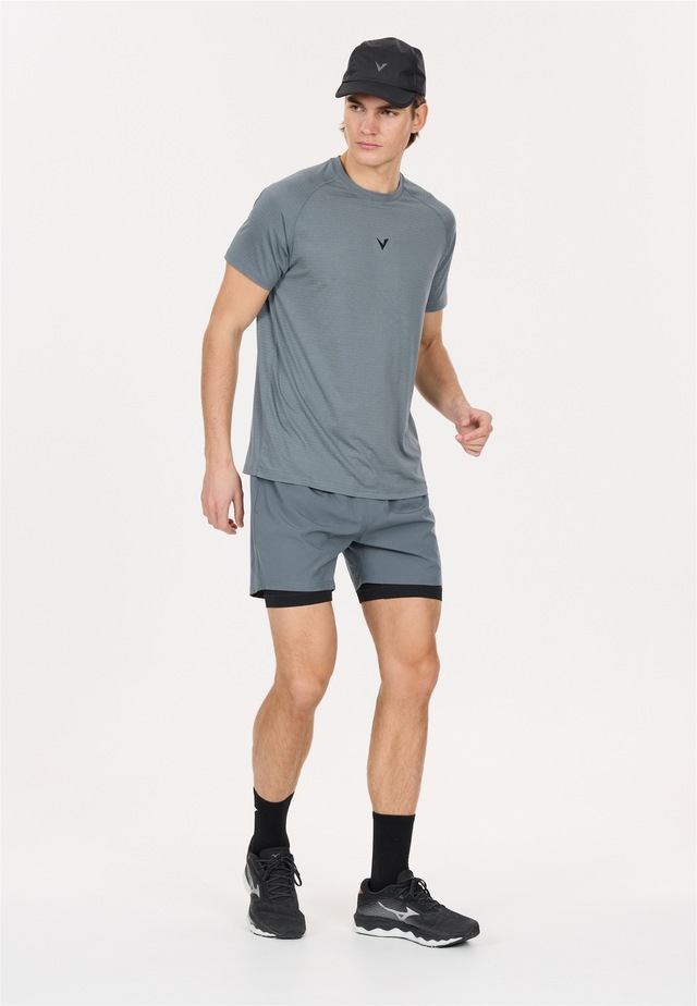 Virtus Funktionsshirt »Neva« 4-Wege Stretch