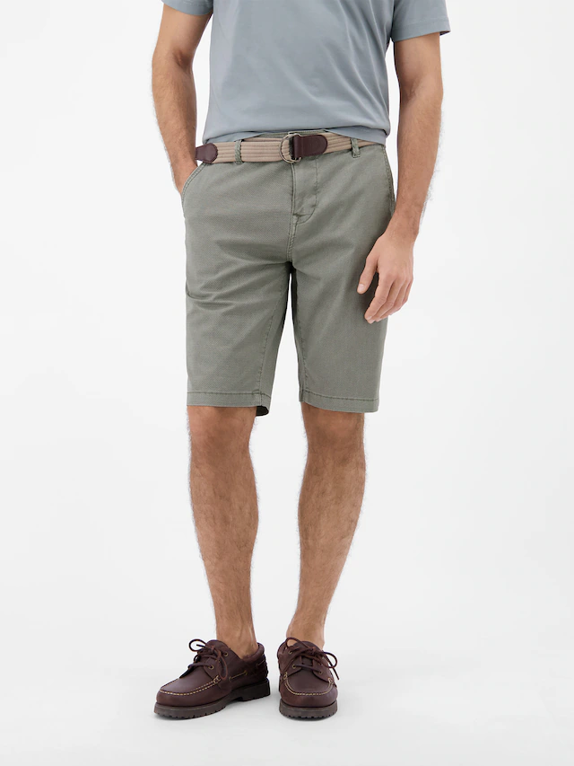 LERROS Chinoshorts »Bequeme Chino-Bermuda mit Gürtel und Minimalprint« Leichte Sommershorts aus 98% Baumwolle und 2% Elasthan, mit 4 Taschen