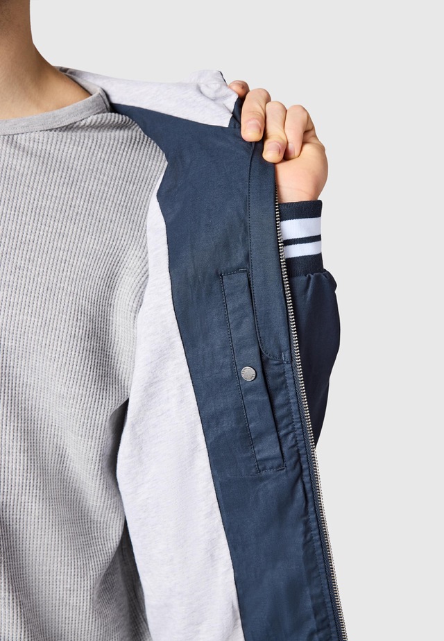 Ragwear Outdoorjacke »Stewan YOUMODO« mit Kapuze leichte Herren Übergangsjacke mitelastischen Bündchen