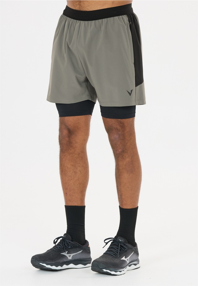 Virtus Shorts »Dylan V2« 4-Wege Stretch