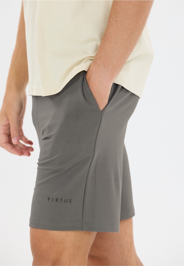 Virtus Shorts »Patrick V3« im relaxed Fit