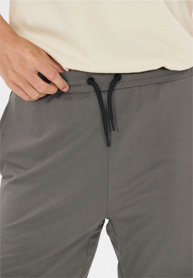 Virtus Shorts »Patrick V3« im relaxed Fit