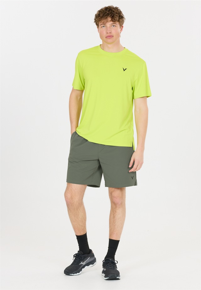 Virtus Shorts »Washin« mit 4-Wege Stretch für viel Bewegungsfreiheit