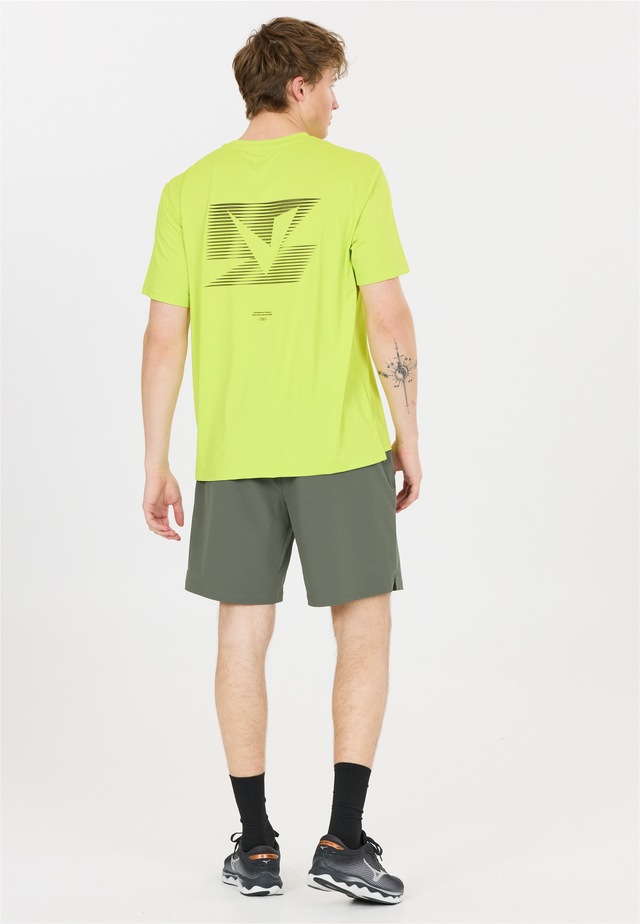 Virtus Shorts »Washin« mit 4-Wege Stretch für viel Bewegungsfreiheit