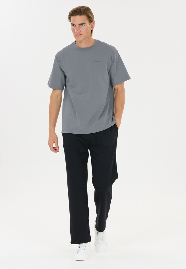 Virtus Funktionsshirt »Dela« atmungsaktiv