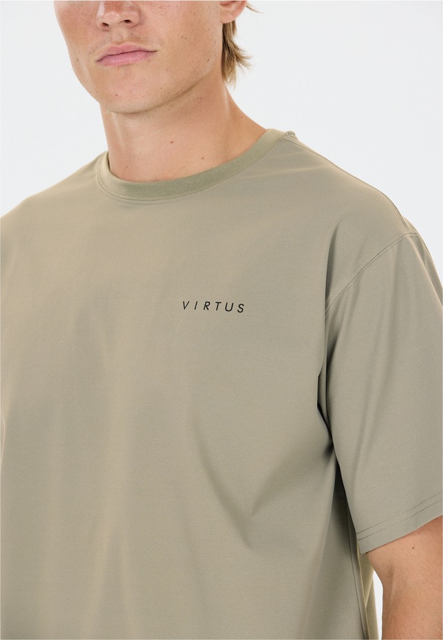 Virtus Funktionsshirt »Dela« atmungsaktiv