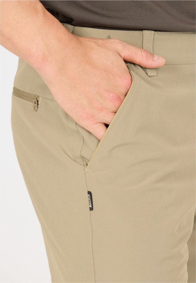 WHISTLER Shorts »Barrie« im klassischen Design