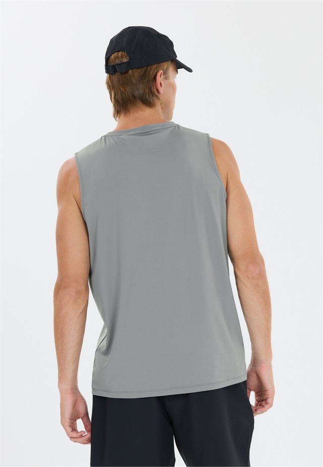 Virtus Funktionsshirt »Roger V3« in atmungsaktiver Qualität