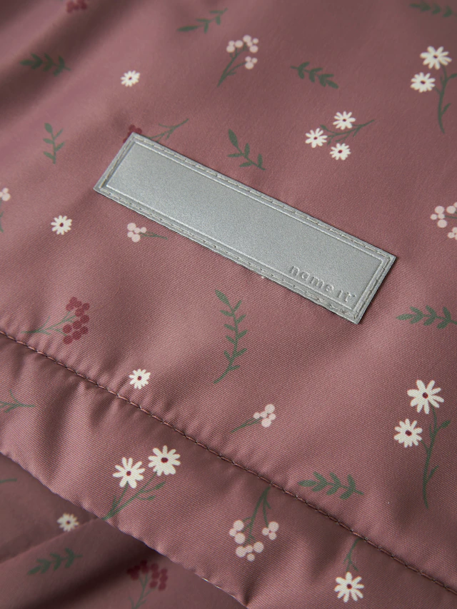 Name It Outdoorjacke »NMFMAXI JACKET PA AOP NOOS« mit Kapuze Kunstfaser, wasserabweisend, reflektierendes Detail