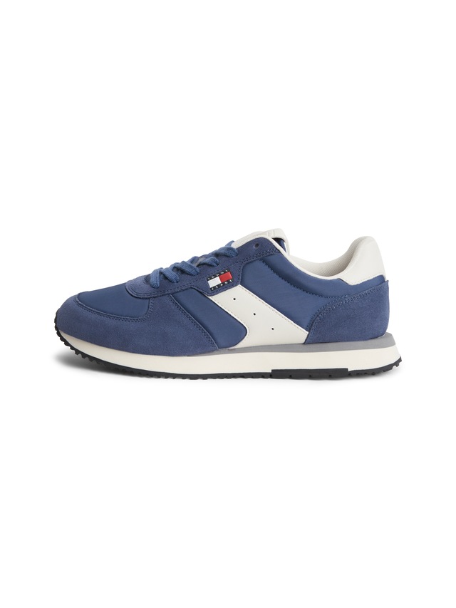 Tommy Jeans Sneaker »TJM EVA RUNNER MIX MATERIAL« Freizeitschuh, Schnürschuh mit Logoflaggen-Prägung an der Schuhzunge