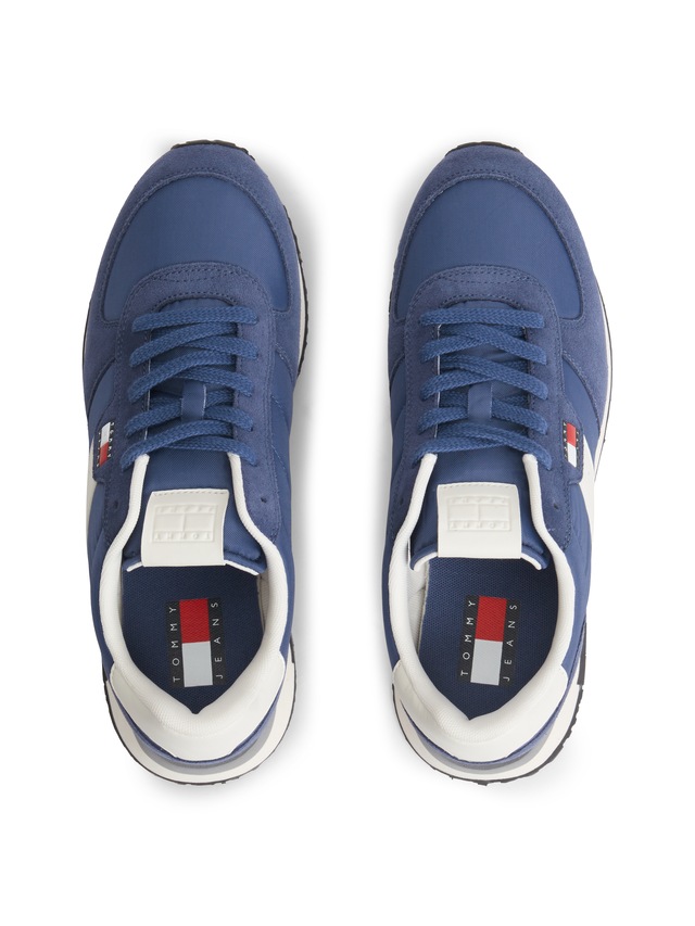 Tommy Jeans Sneaker »TJM EVA RUNNER MIX MATERIAL« Freizeitschuh, Schnürschuh mit Logoflaggen-Prägung an der Schuhzunge