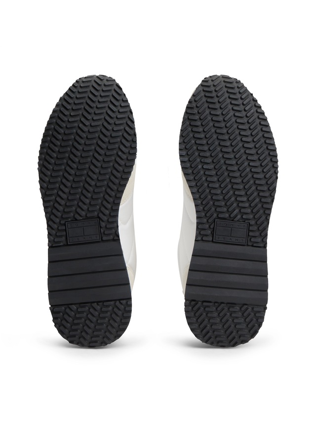Tommy Jeans Sneaker »TJM EVA RUNNER MIX MATERIAL« Freizeitschuh, Schnürschuh mit Logoflaggen-Prägung an der Schuhzunge