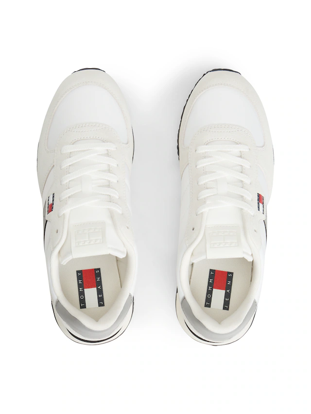 Tommy Jeans Sneaker »TJM EVA RUNNER MIX MATERIAL« Freizeitschuh, Schnürschuh mit Logoflaggen-Prägung an der Schuhzunge