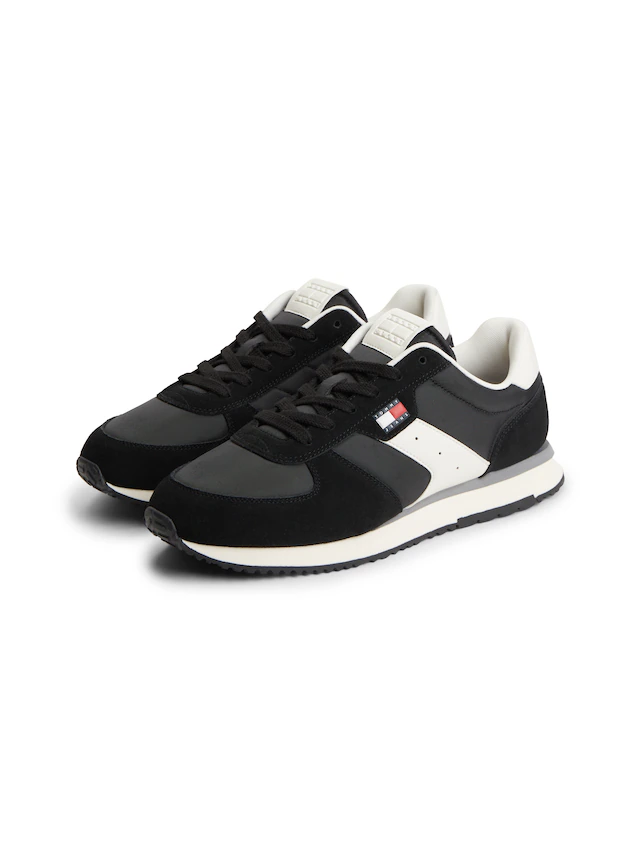 Tommy Jeans Sneaker »TJM EVA RUNNER MIX MATERIAL« Freizeitschuh, Schnürschuh mit Logoflaggen-Prägung an der Schuhzunge