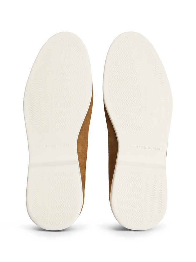 Tommy Hilfiger Loafer »LIGHT SUEDE FLAG HARDWARE LOAFER« Slipper, Schlupfschuh, mit modischem Zierriegel und Ziernähten