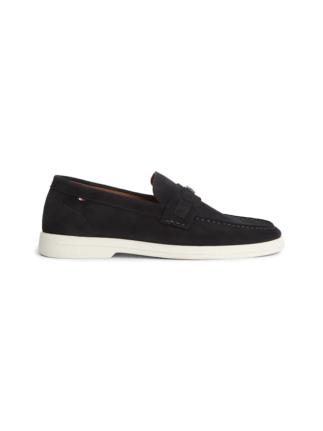 Tommy Hilfiger Loafer »LIGHT SUEDE FLAG HARDWARE LOAFER« Slipper, Schlupfschuh, mit modischem Zierriegel und Ziernähten