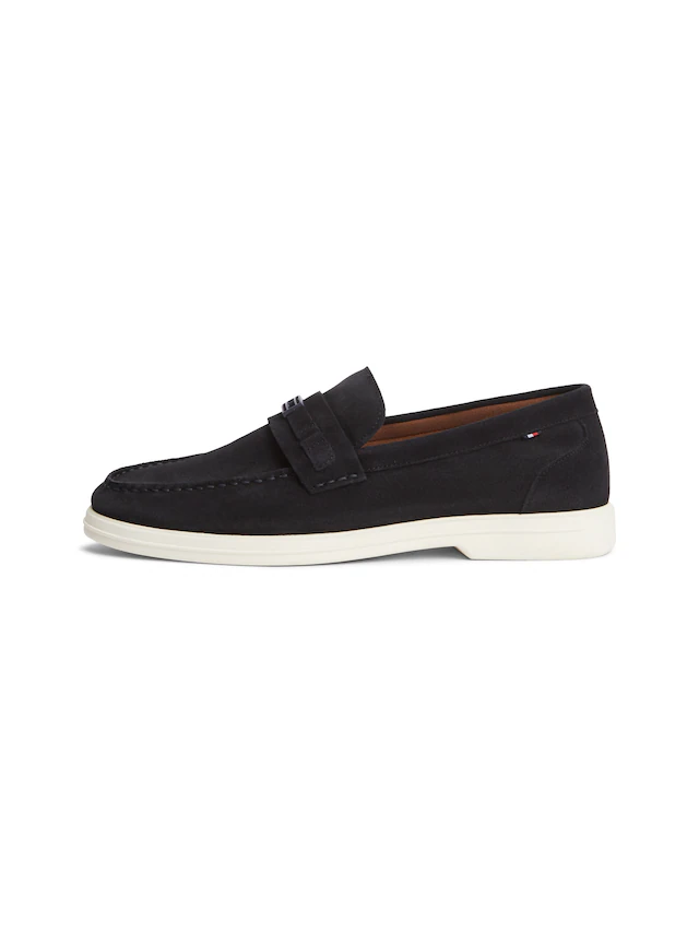 Tommy Hilfiger Loafer »LIGHT SUEDE FLAG HARDWARE LOAFER« Slipper, Schlupfschuh, mit modischem Zierriegel und Ziernähten