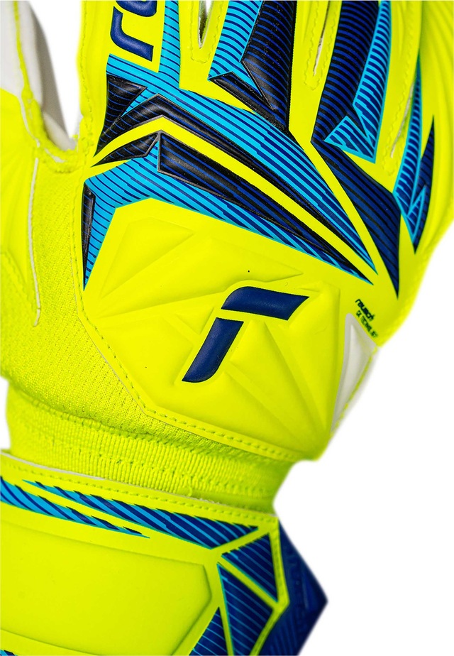 Reusch Torwarthandschuhe »Attrakt Advance Junior« mit ergonomischen Schnitt