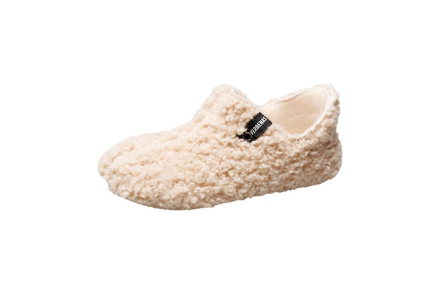 VERBENAS Hausschuh »YOI CURLY« Hüttenschuh, Homeslipper, Wohlfühlschuh mit Logo-Schriftzug