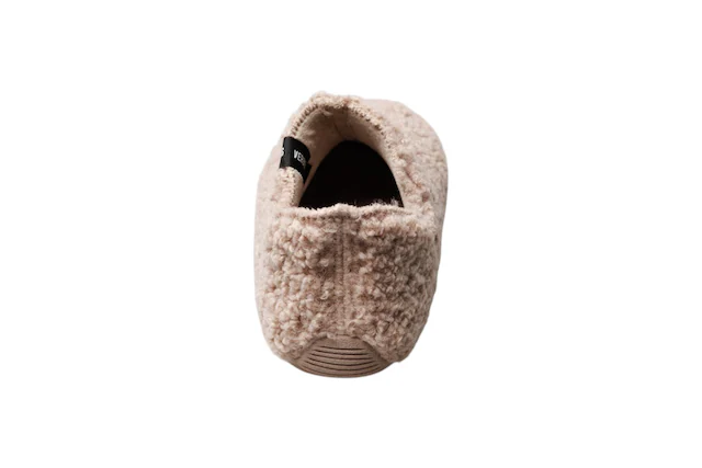 VERBENAS Hausschuh »YOI CURLY« Hüttenschuh, Homeslipper, Wohlfühlschuh mit Logo-Schriftzug