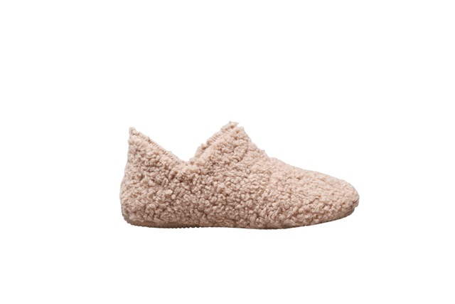 VERBENAS Hausschuh »YOI CURLY« Hüttenschuh, Homeslipper, Wohlfühlschuh mit Logo-Schriftzug