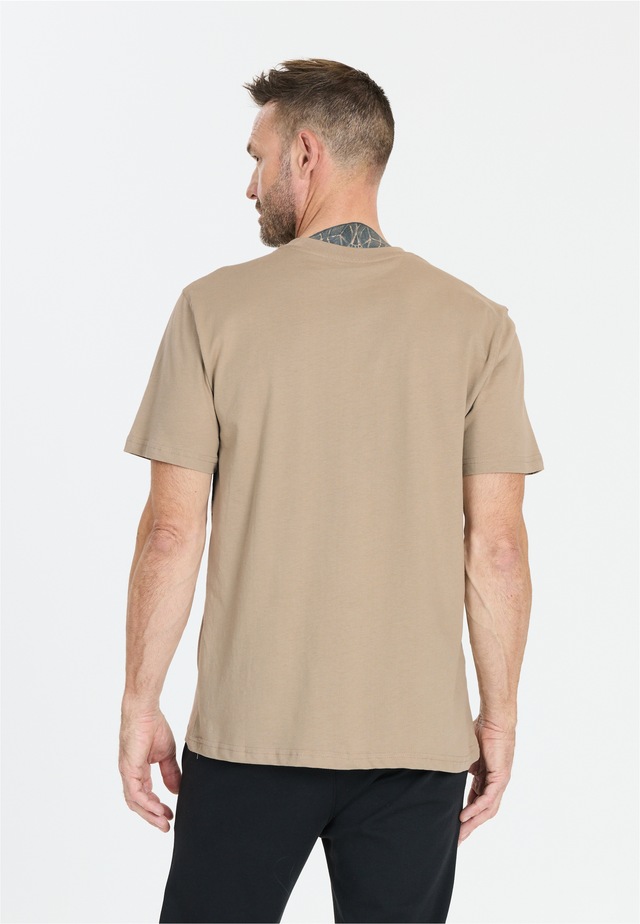 nou T-Shirt »Blanck« mit kleinem Print auf Brust