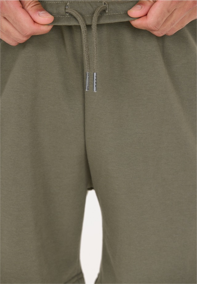 nou Shorts »Regester V2« im klassischen Design