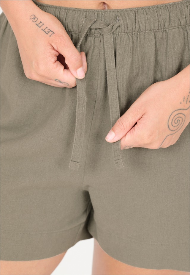 nou Shorts »Natasha« aus atmungsaktivem Material