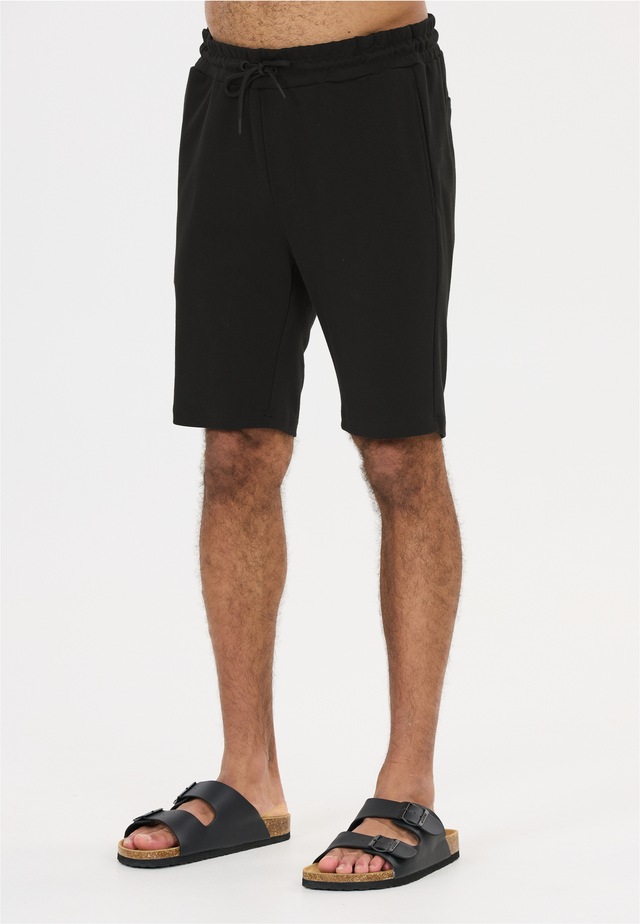 nou Shorts »Lucan« aus hochwertigem Material
