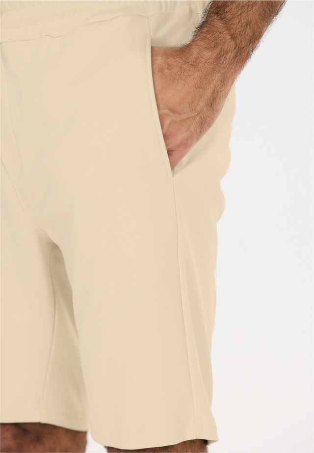 nou Shorts »Lucan« aus hochwertigem Material