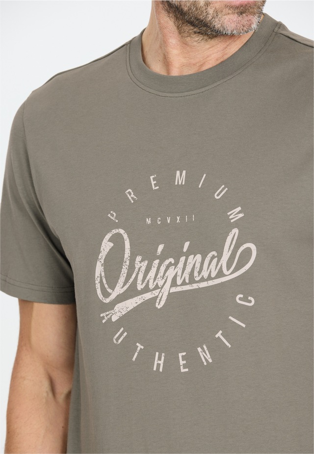 nou T-Shirt »Radomi« im klassischen Design