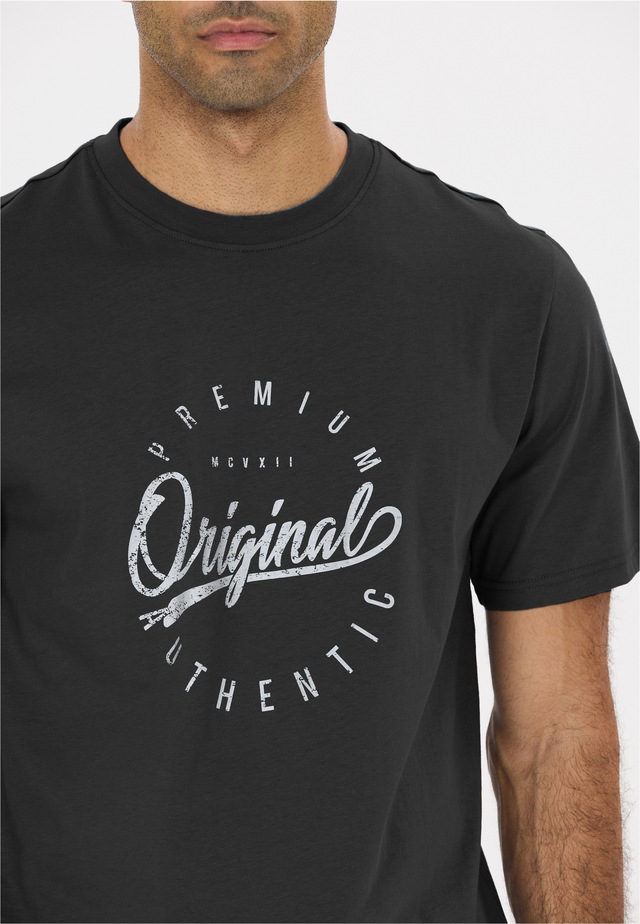 nou T-Shirt »Radomi« im klassischen Design