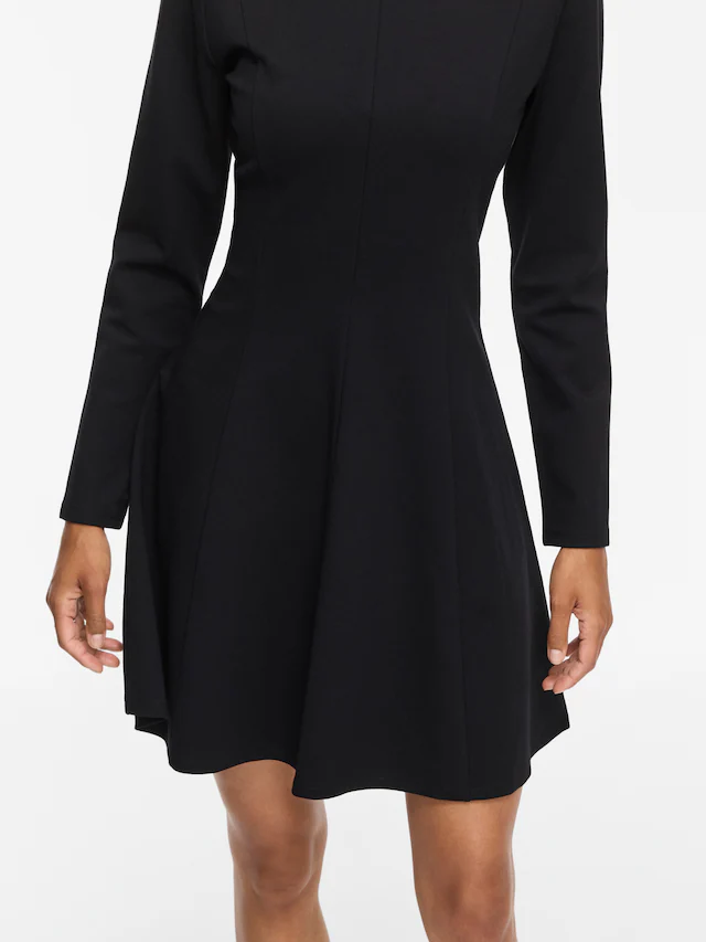 Vila Minikleid »VISIBA BOAT NECK L/S DRESS - NOOS« Viskosemischung, eng geschnitten