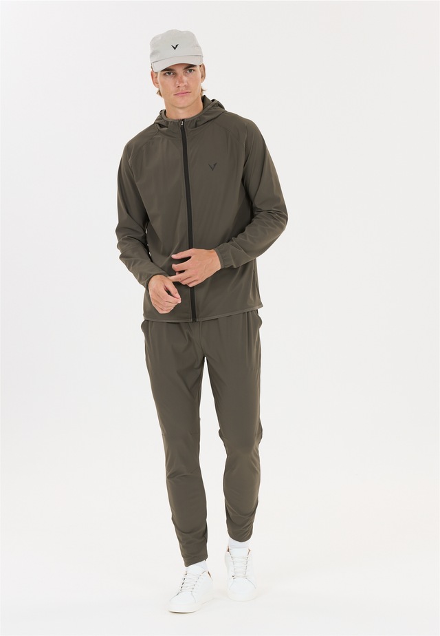 Virtus Trainingsjacke »Alonso V2« mit feuchtigkeitsregulierender Funktion