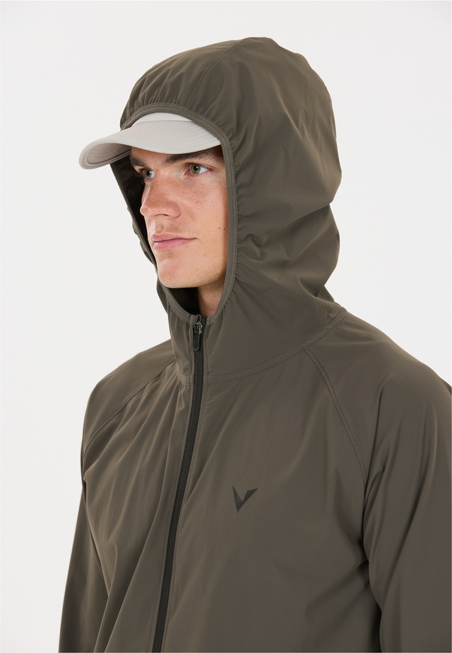 Virtus Trainingsjacke »Alonso V2« mit feuchtigkeitsregulierender Funktion