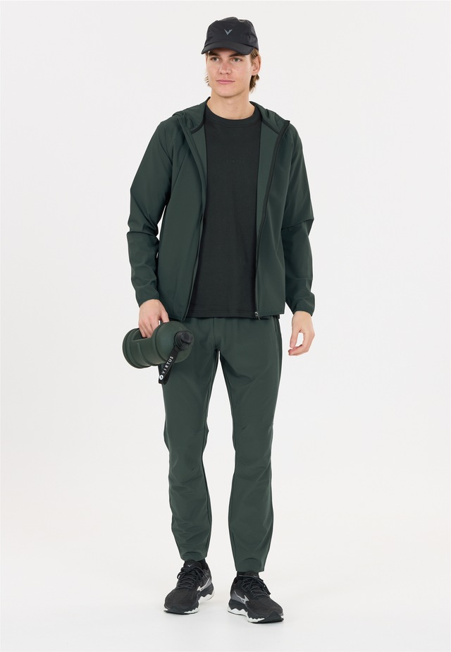 Virtus Trainingsjacke »Alonso V2« mit feuchtigkeitsregulierender Funktion