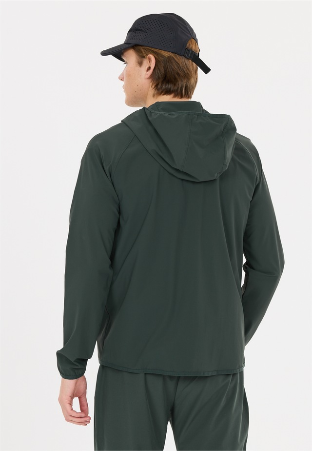 Virtus Trainingsjacke »Alonso V2« mit feuchtigkeitsregulierender Funktion